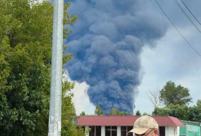 У Підмосков’ї горить підприємство з виробництва моторних мастил