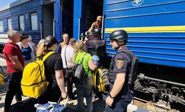 Влада Покровська закликала жителів виїжджати з міста, окупанти наблизилися майже впритул до громади