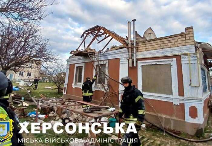 На Херсонщині російський дрон влучив у житловий будинок