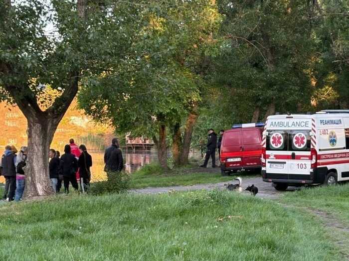 У Дніпрі підлітки знімали на відео та насміхалися з чоловіка, який тонув у водоймі: він загинув