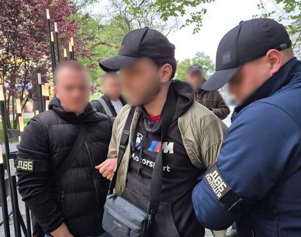 У Києві викрили бізнесмена, який допомагав клієнтам тікати від мобілізації