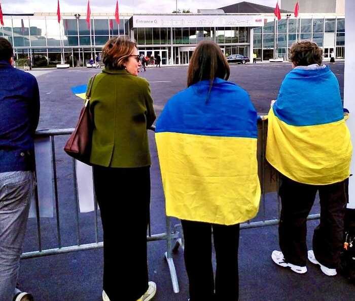 У Амстердамі відбувся протест проти діяльності міжнародних компаній, що продовжують працювати в Росії
