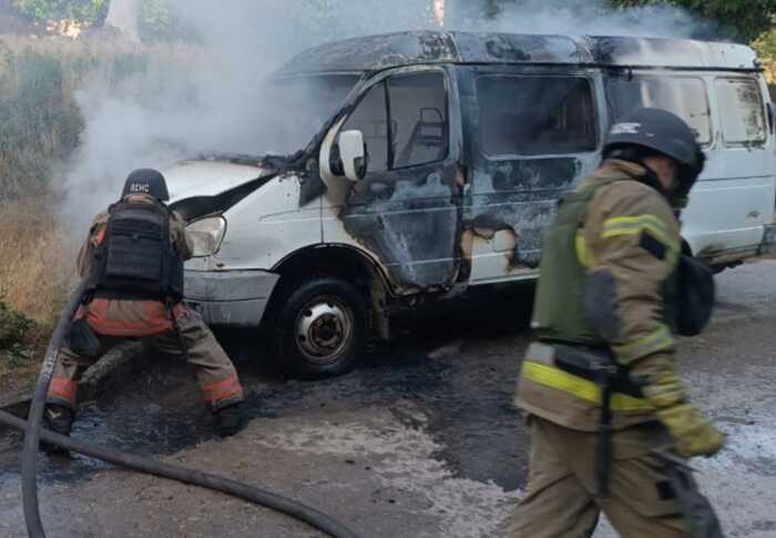 Окупанти дронами та із РСЗВ атакували Дніпропетровщину, є пошкодження будівель та авто
